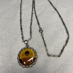 925 Silver Necklace The Pendant Is Silver 