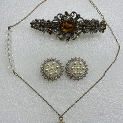 $10 Mothers Day Gift: Gorgeous Necklace Set W/ Pearl Earrings & Stone Hair lip