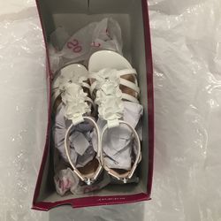 Girl shoes size 12 medium