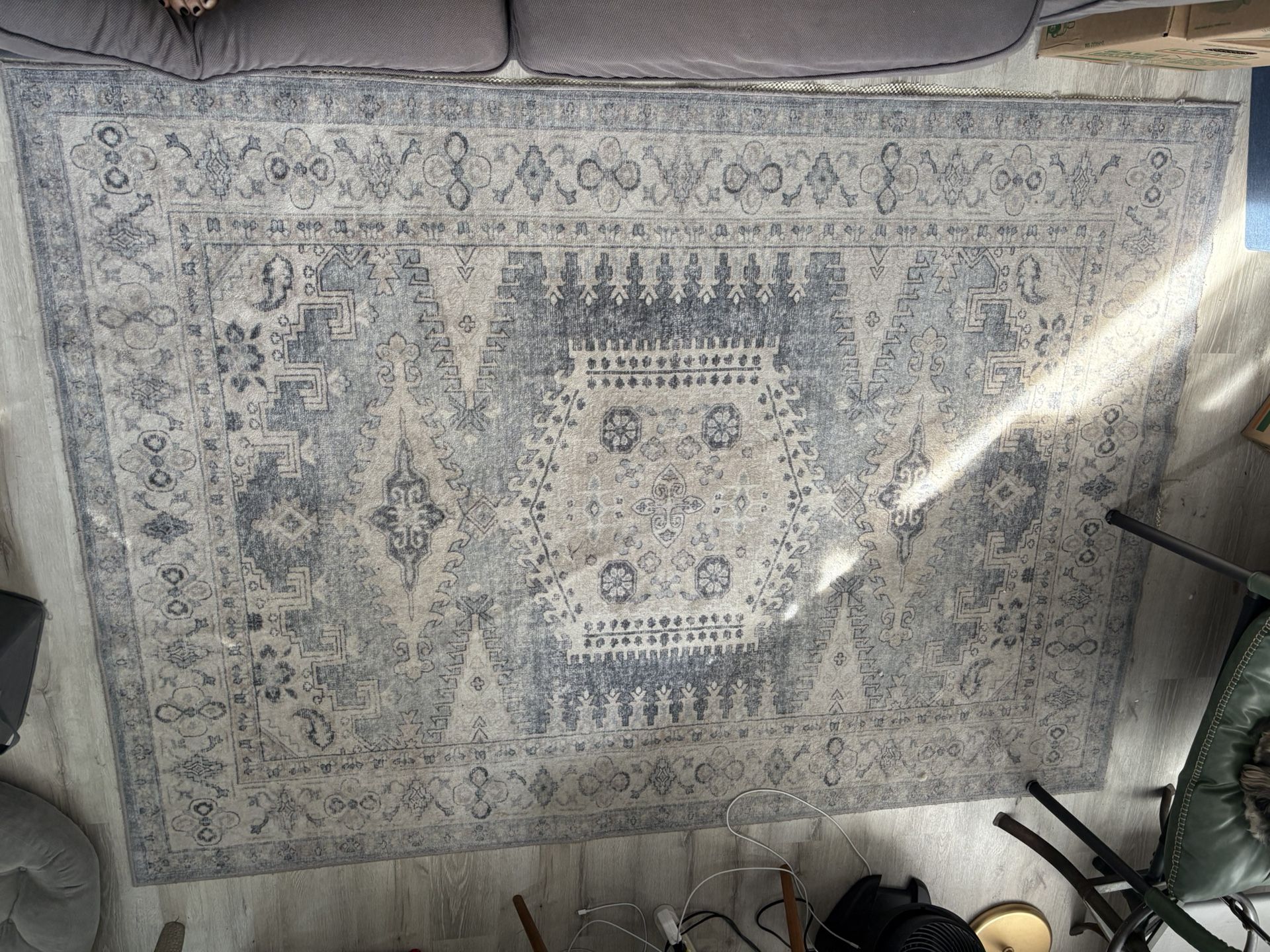 5x7 Rug - Machine Washable - Blue And Beige
