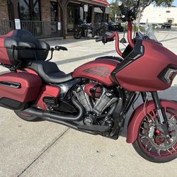 2021 Indian Challenger Dark Horse