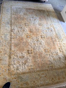 Beautiful Wool carpet 6x9ft