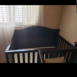 Baby crib 