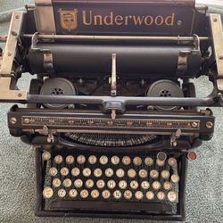 Vintage Underwood 1915 Typewriter 