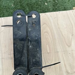 Chevy Lowering Schackles