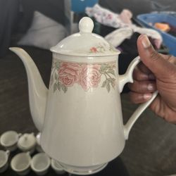 Lynn’s Fine China