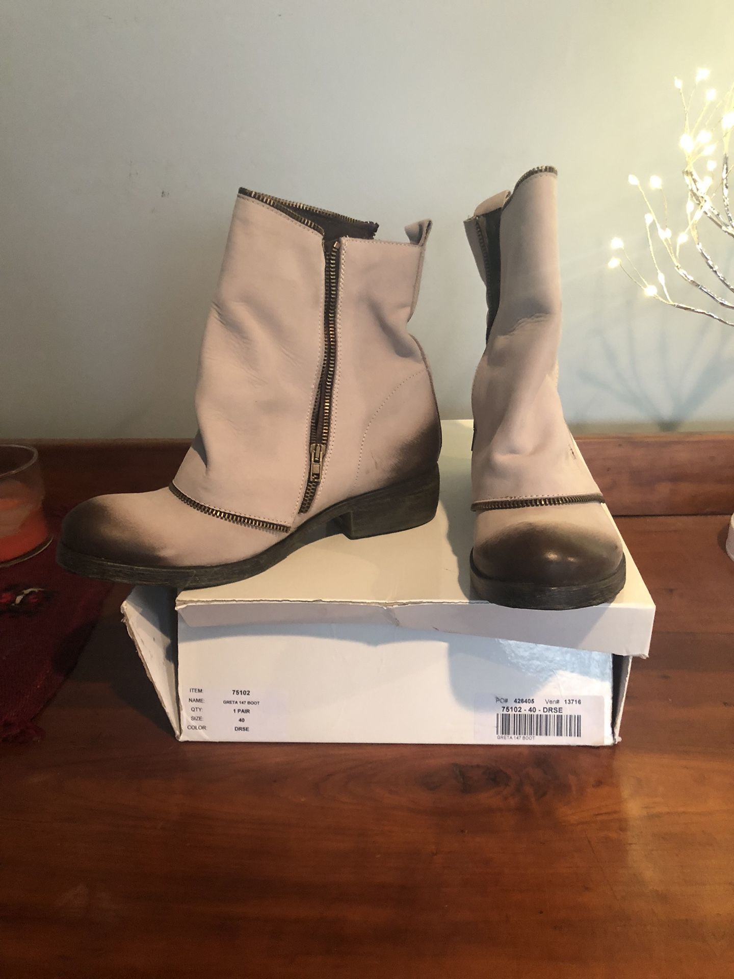 Woman's Boots