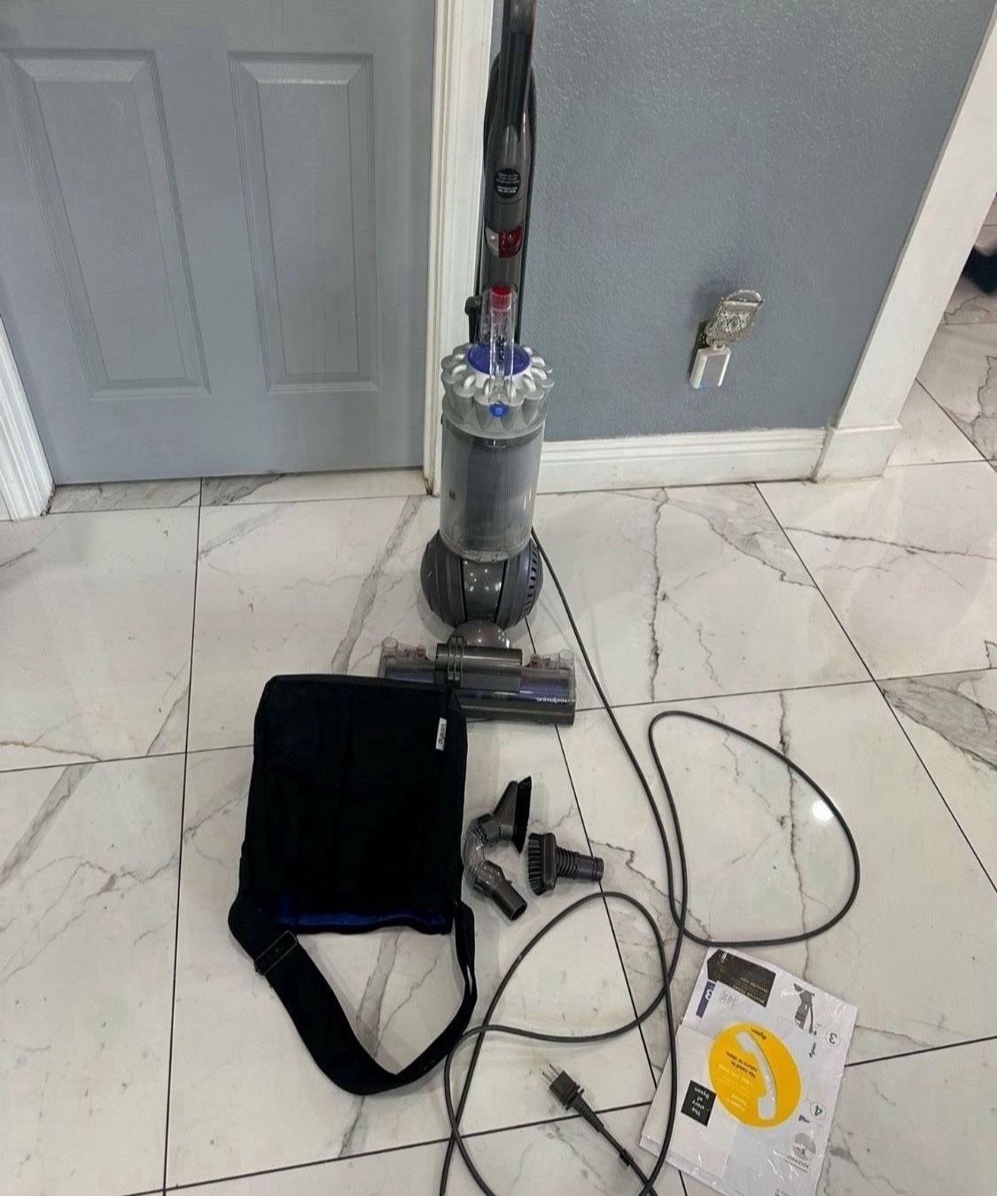 6 months old Dyson Ball Animal Pro Upright Vacuum Cleaner I Height Adjustment I Multi-Angle Brush