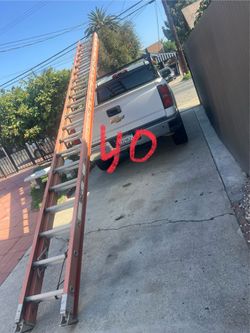 Escalera de 40 pies de fibra de vidrio