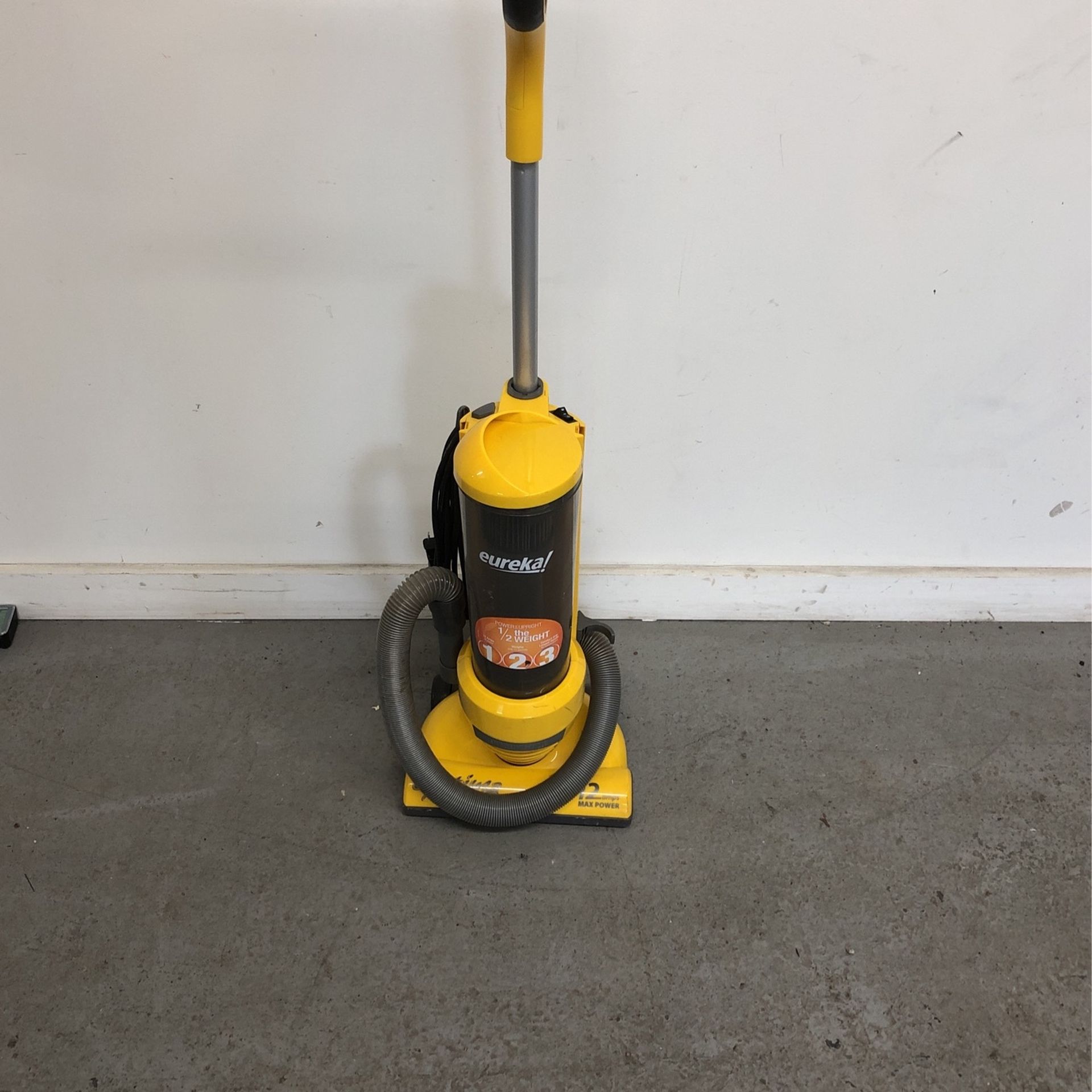 eureka Vacuum good working condition