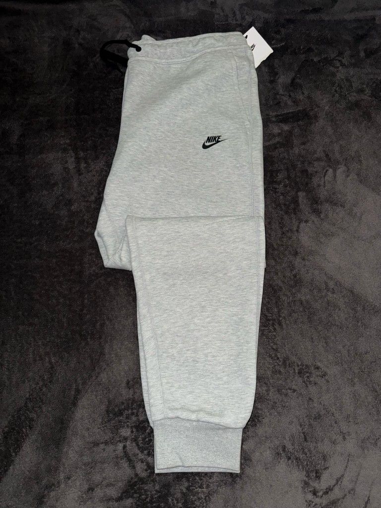 Nike Tech Fleece Joggers Size Xl