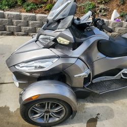 2012 Can Am Spyder RT