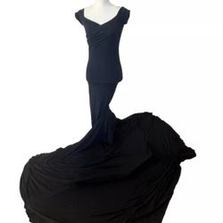 Sew Trendy Audrey Maternity Gown Navy Blue Extended Train Dress Pregnancy Small S   I purchased this in hopes to use for a photo shoot but sadly I did