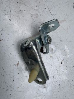2020-2024 Ford Explorer Door hinge