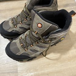 Merrill Vibrant Mid-level Hiking Boot