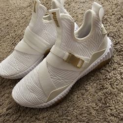 Womens 6.5 White/Gold/Puma Shoes. 
