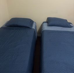 2 twin size beds