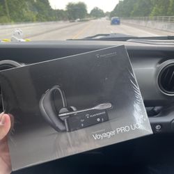 Voyager PRO UC - Bluetooth Headset 