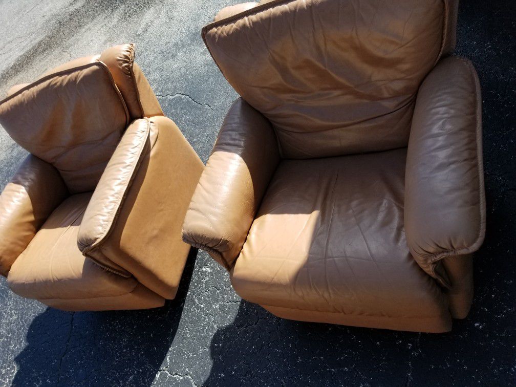 Pair of leather recliners