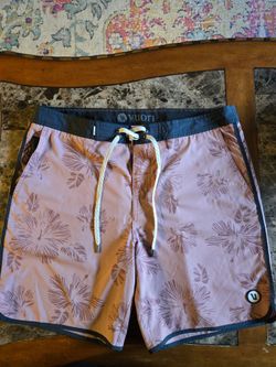 Vuori Mens Large