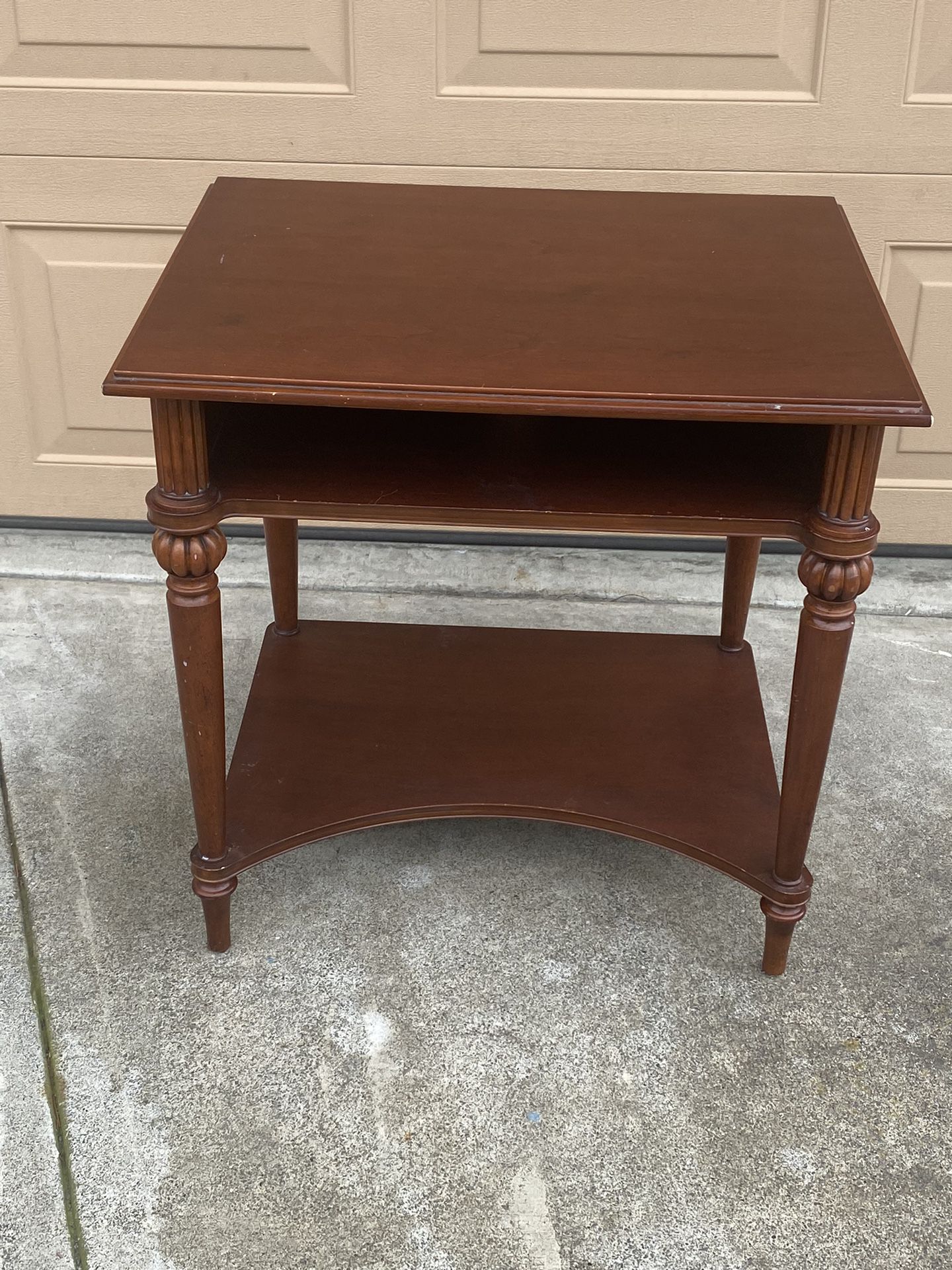 Side Table/End Table/Entry Table