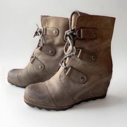 Sorel Joan of Arctic Wedge Boots Size 8 Waterproof Brown Leather Lace Up
