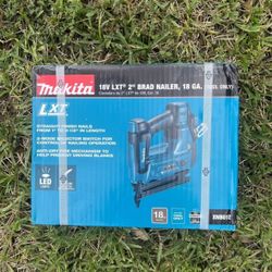 Makita 18V LXT Lithium-Ion 18-Gauge Cordless Brad Nailer (Tool-Only)