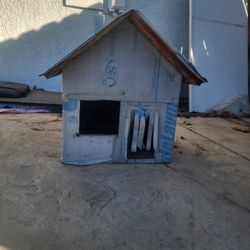 Cat / Dog House