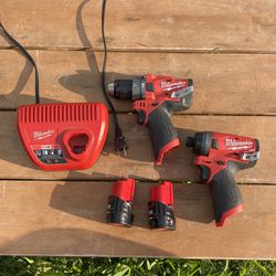 Drill And Driver Combo Miluwakee Fuel M12
