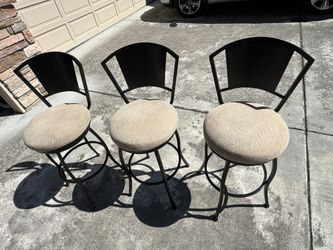 Set of 3 Swivel Bar Stools – Modern & Comfortable
