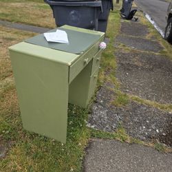 Free Desk