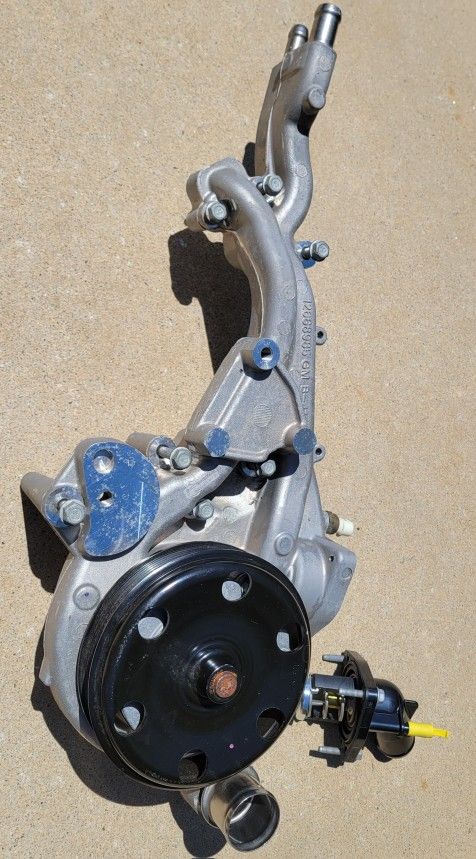 Silverado Tahoe Yukon Sierra 2014 - 20 Water Pump NEW !