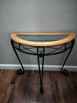 Entry way table