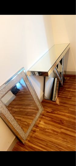 Mirror and console
