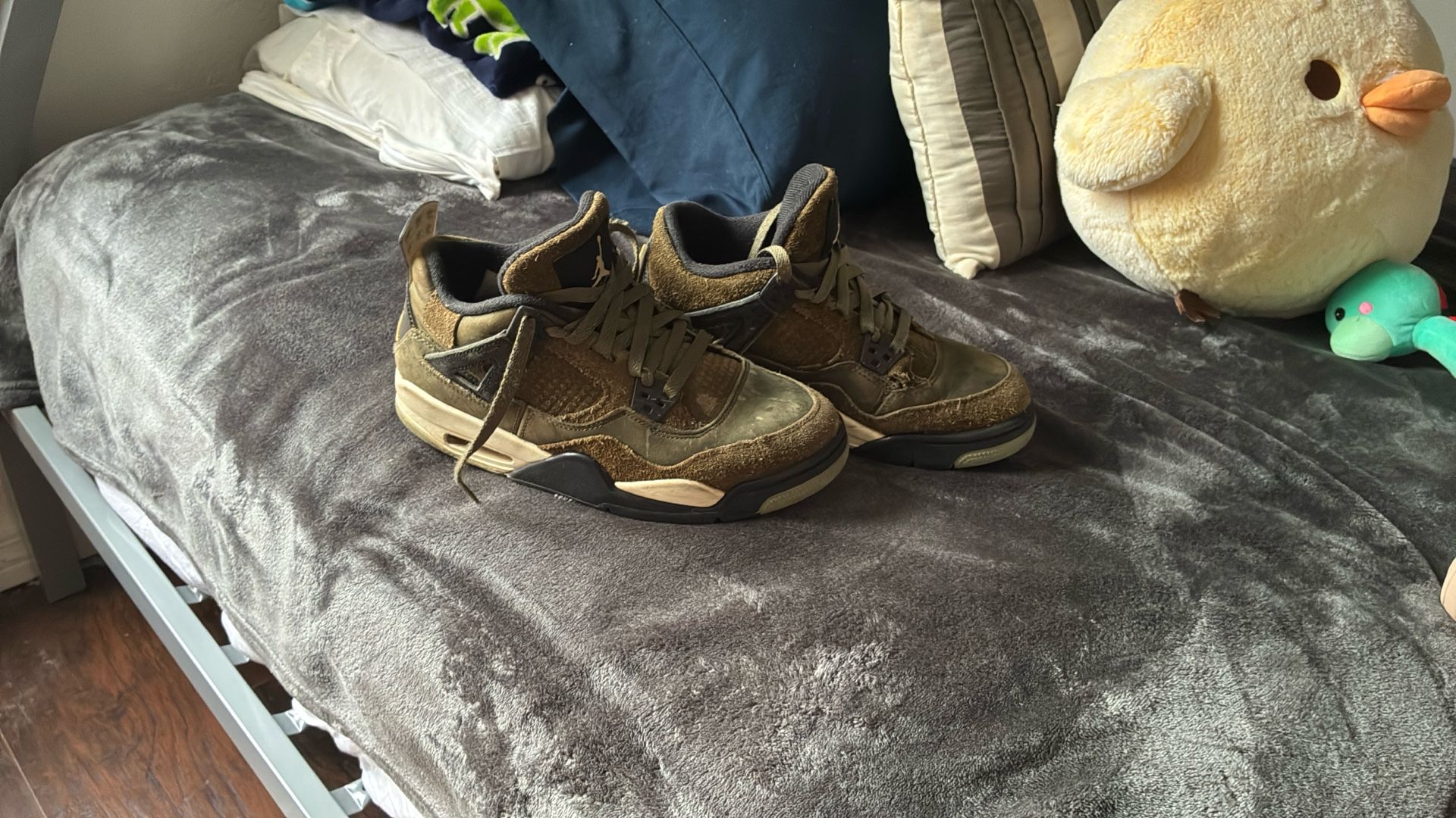 Air Jordan 4 Retro SE Craft "Medium Olive" Size 6.5