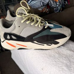 Yeezy 700 “WAVE RUNNER”