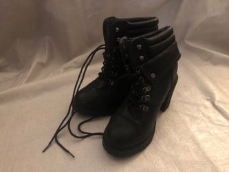 Torrid Chunky Lace-Up Hiker Bootie size 7.5