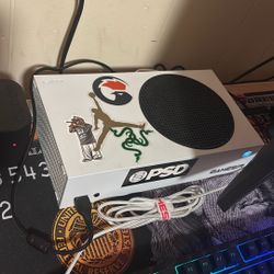Xbox Series S, Monitor, Headset,mouse Keyboard 