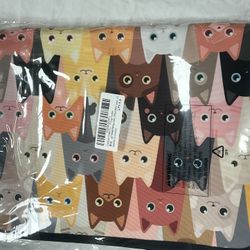 cartoon cats filling folder