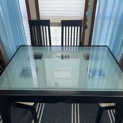 Italian Tempted Glass Dining Table With 4 Chairs