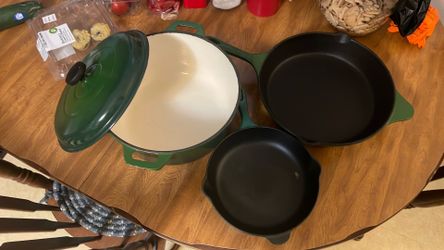 Cast iron cookware