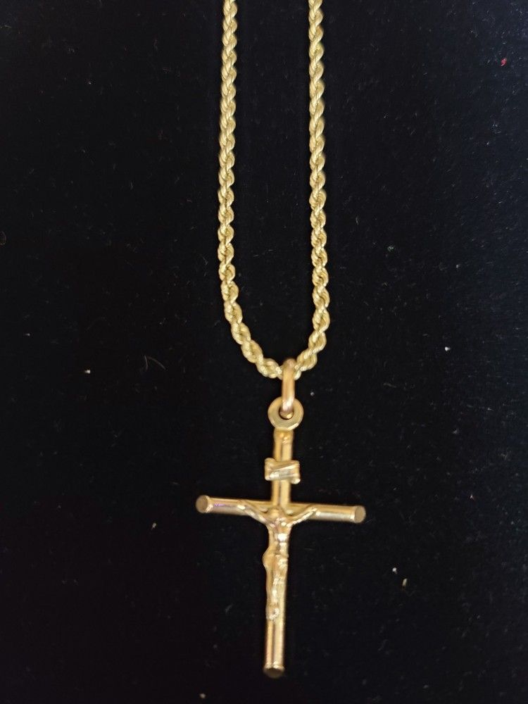 Beautiful 14k Gold Chain And Cross