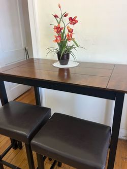High table with two booths
