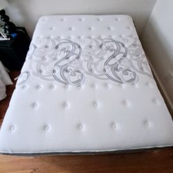 Queen Size Sealy Posturepedic Mattress, Boxspring, & Frame