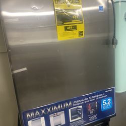 New Mini Fridge 