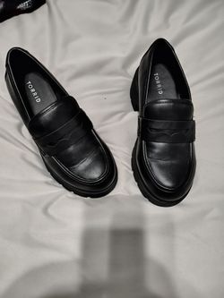 Women's dress shoes