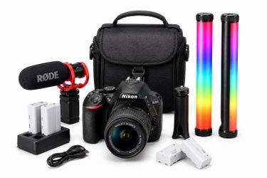Photography & YouTube Creator Bundle – Nikon D5600 + RØDE Mic + RGB Lights + Batteries – Excellent Condition