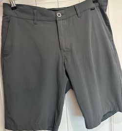 TravisMathew Performance Golf Shorts, Charcoal Gray, Size 34