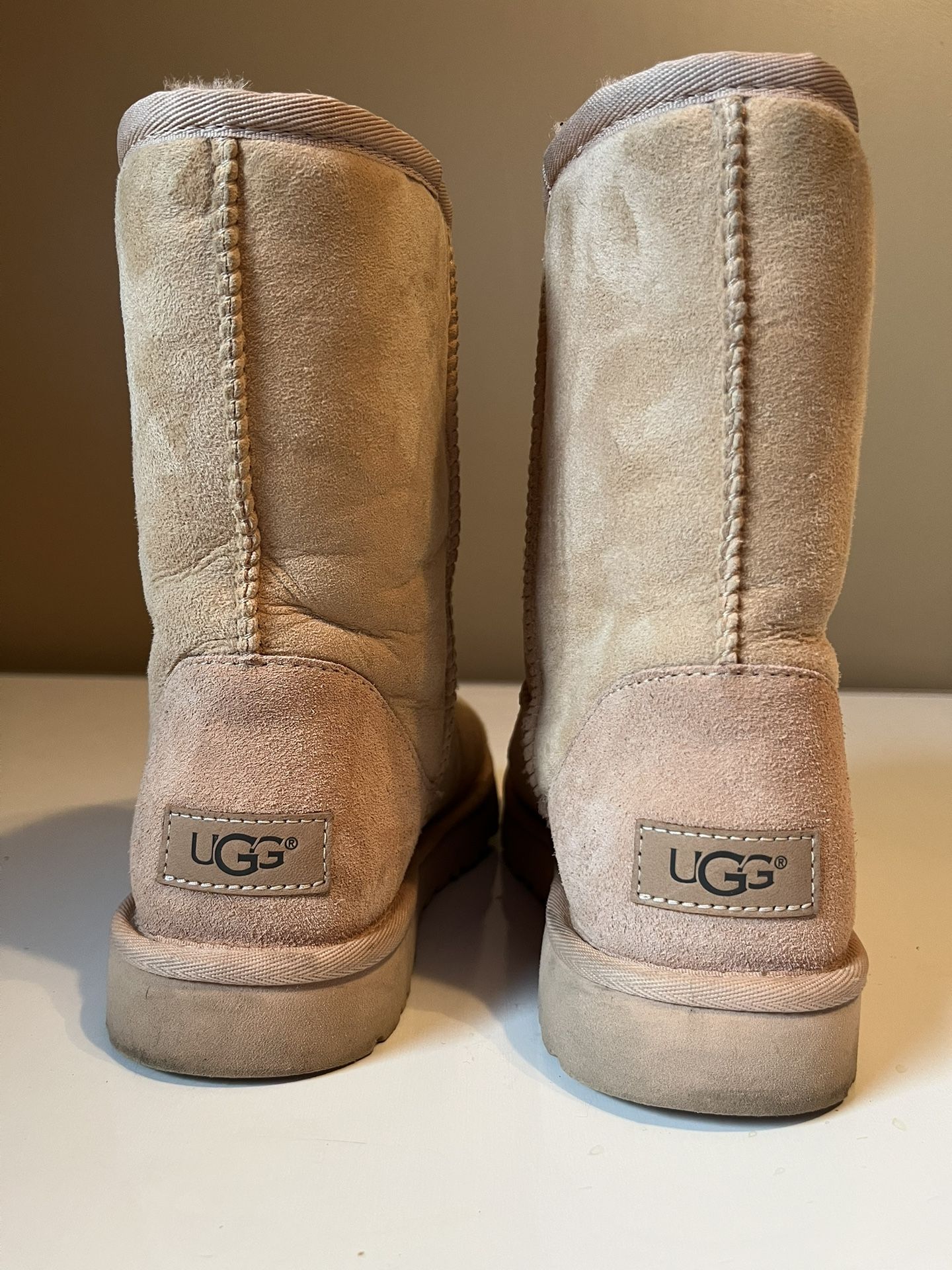 Size 7 Ugg Boots