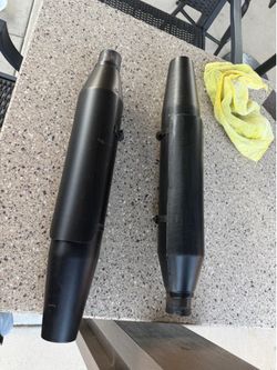 Stock 2022 Iron 883 Exhaust Pipes